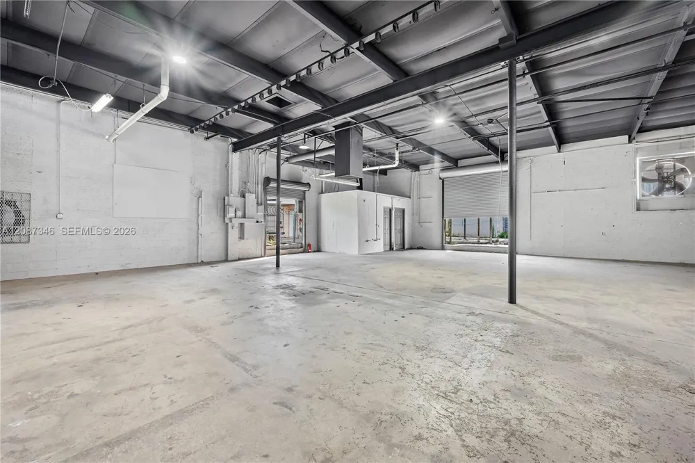 1050 E 24th St Hialeah, FL 33013