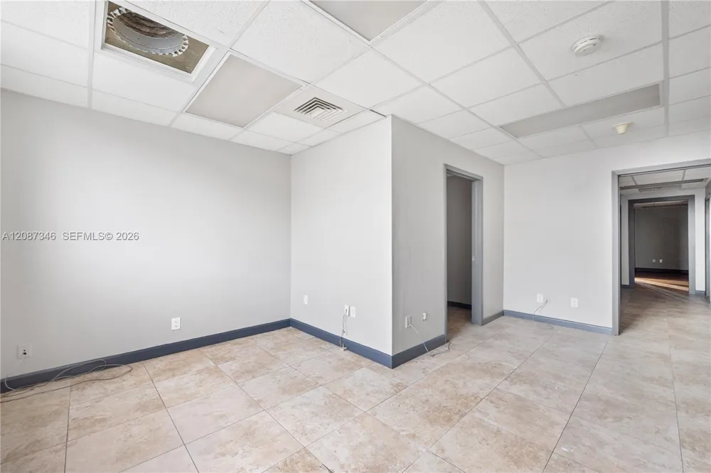 1050 E 24th St Hialeah, FL 33013
