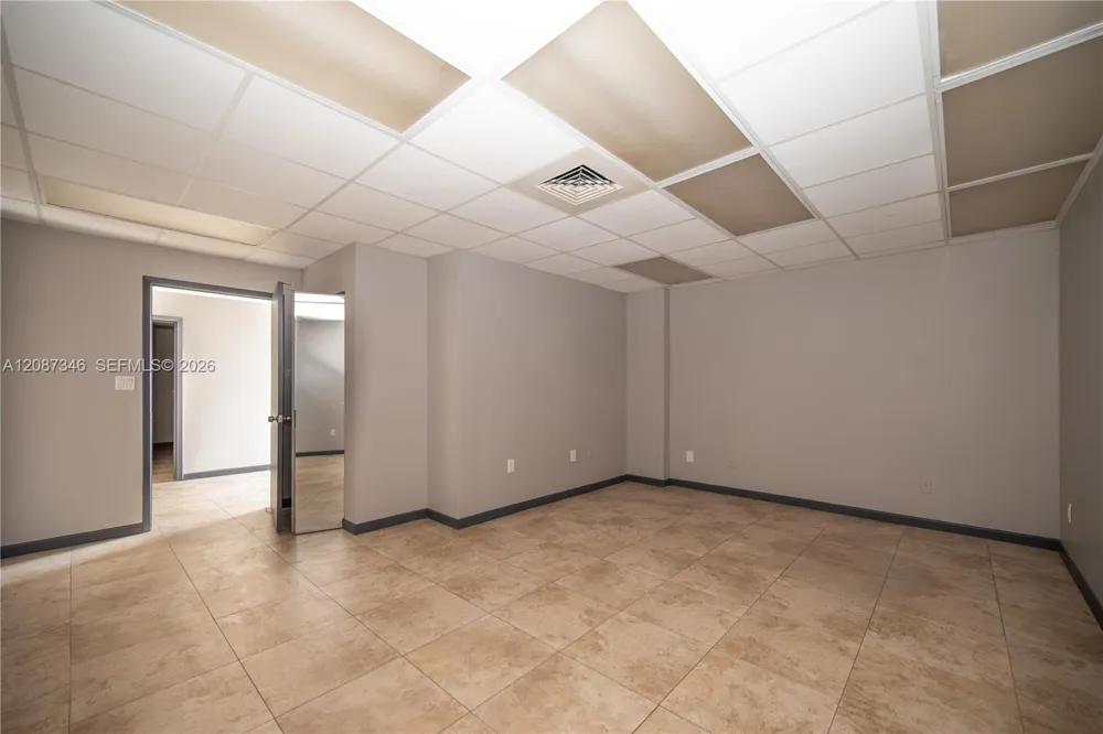 1050 E 24th St Hialeah, FL 33013