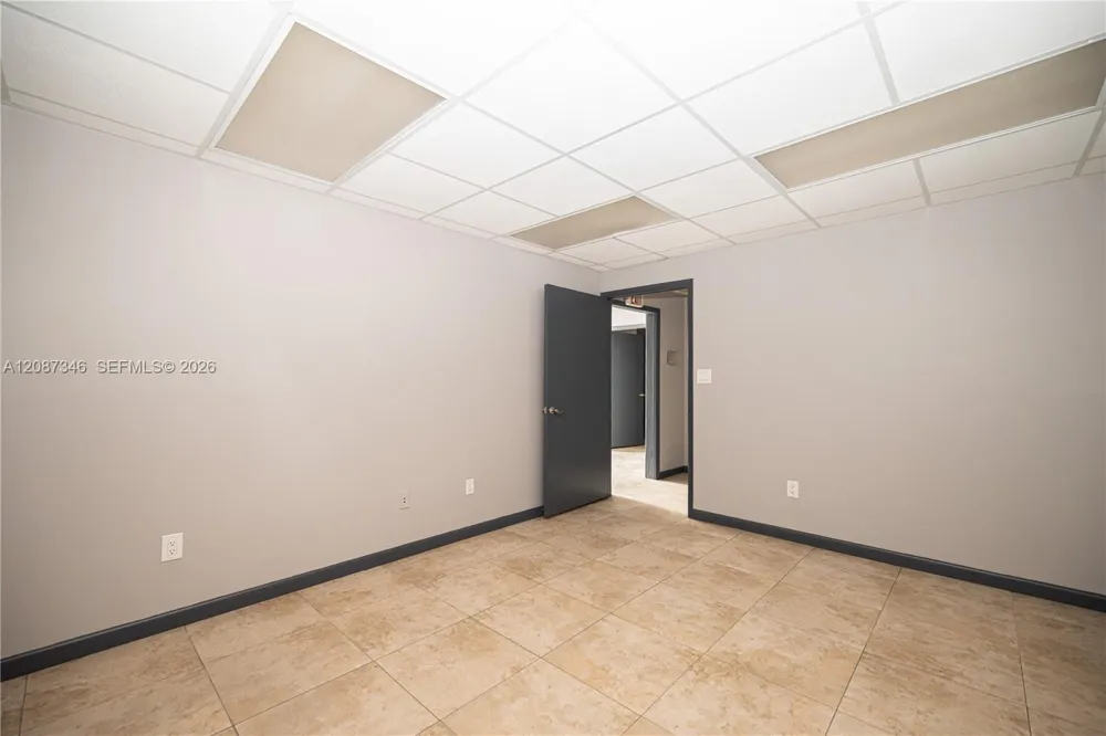 1050 E 24th St Hialeah, FL 33013