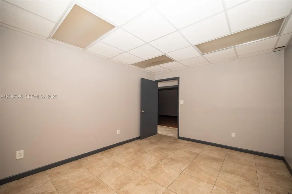 1050 E 24th St Hialeah, FL 33013