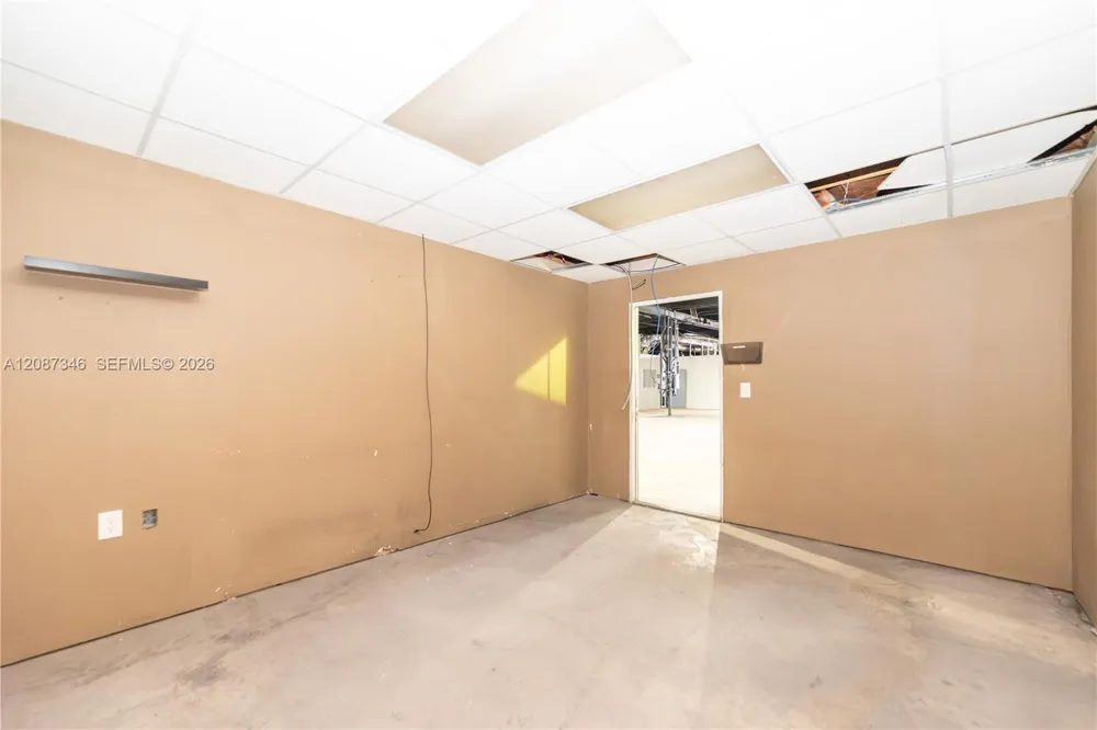 1050 E 24th St Hialeah, FL 33013