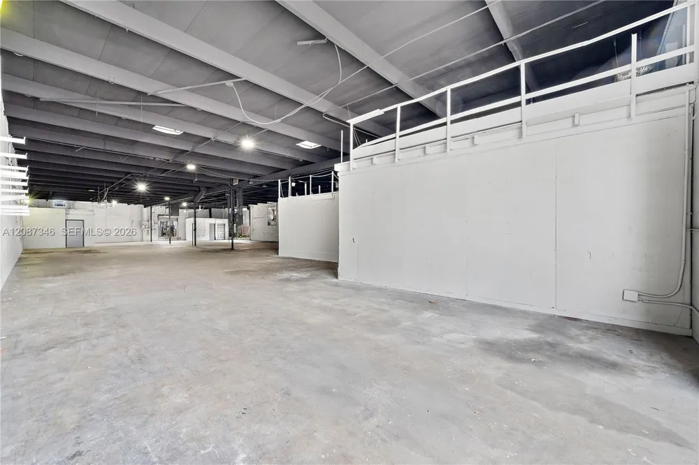 1050 E 24th St Hialeah, FL 33013