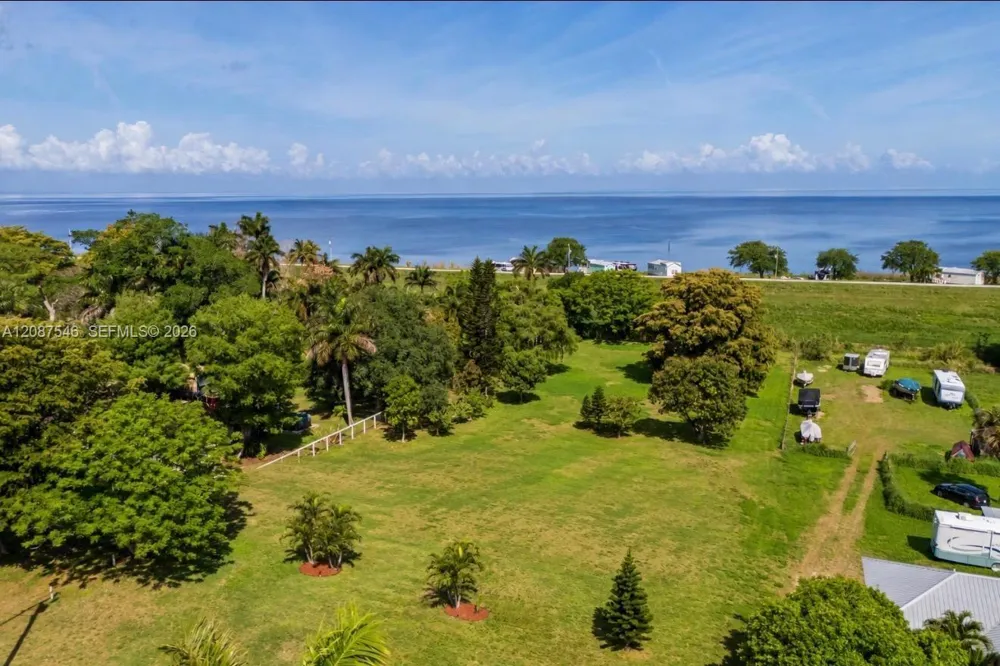 398 Cypress Ave Pahokee, FL 33476