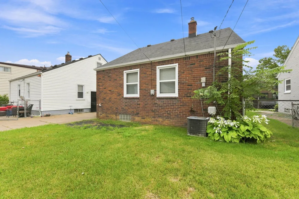 451 Waverly Street Dearborn, MI 48128