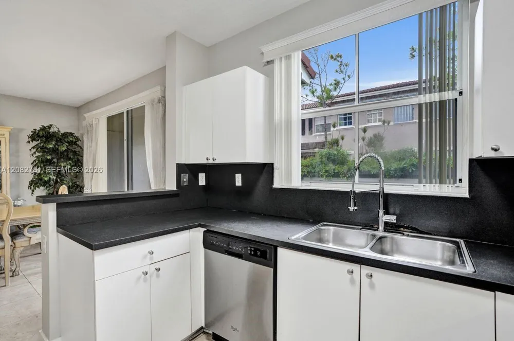 220 Riverwalk Cir Sunrise, FL 33326