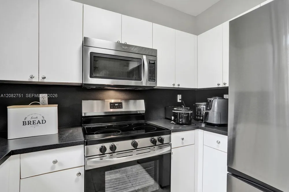 220 Riverwalk Cir Sunrise, FL 33326