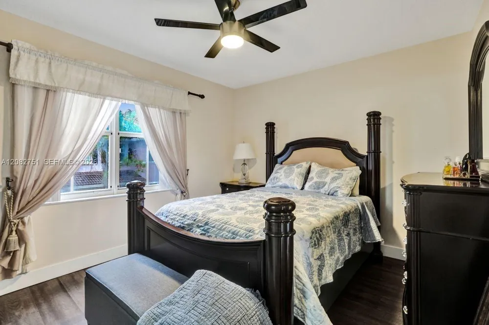 220 Riverwalk Cir Sunrise, FL 33326