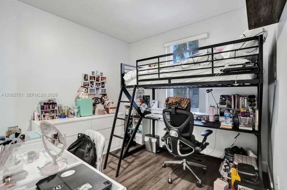 220 Riverwalk Cir Sunrise, FL 33326