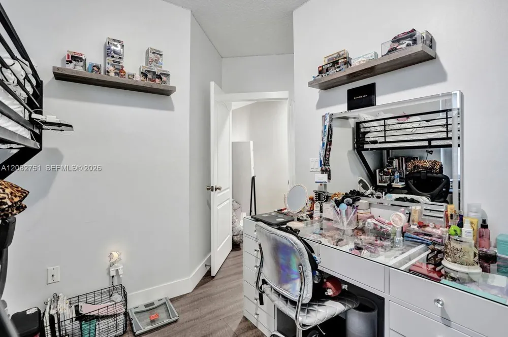 220 Riverwalk Cir Sunrise, FL 33326