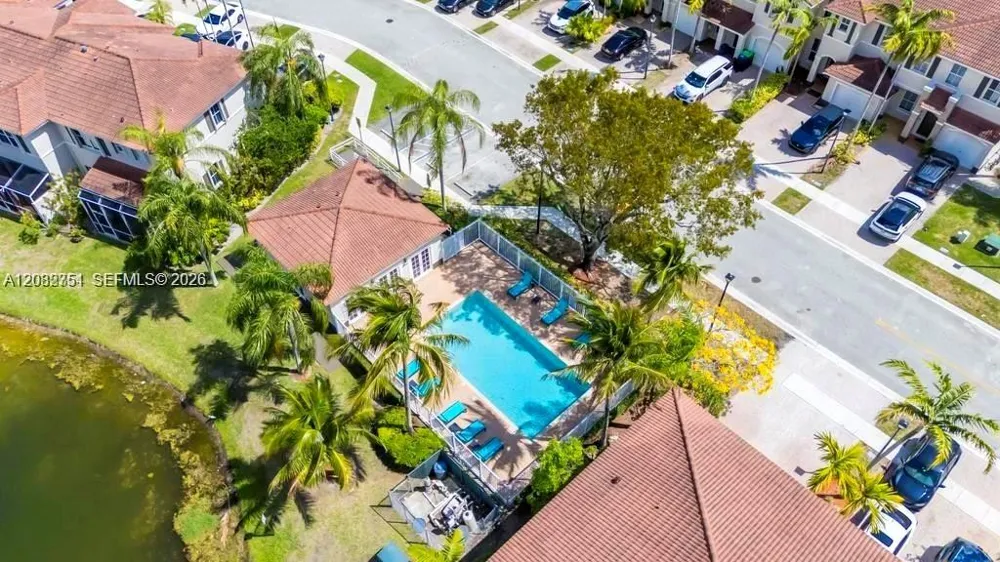 220 Riverwalk Cir Sunrise, FL 33326