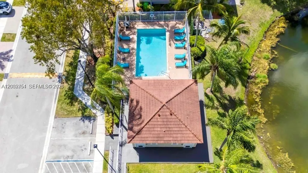 220 Riverwalk Cir Sunrise, FL 33326