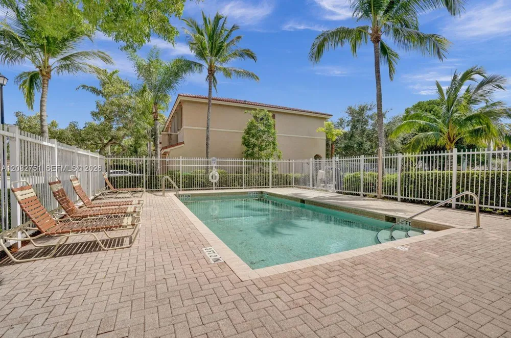 220 Riverwalk Cir Sunrise, FL 33326