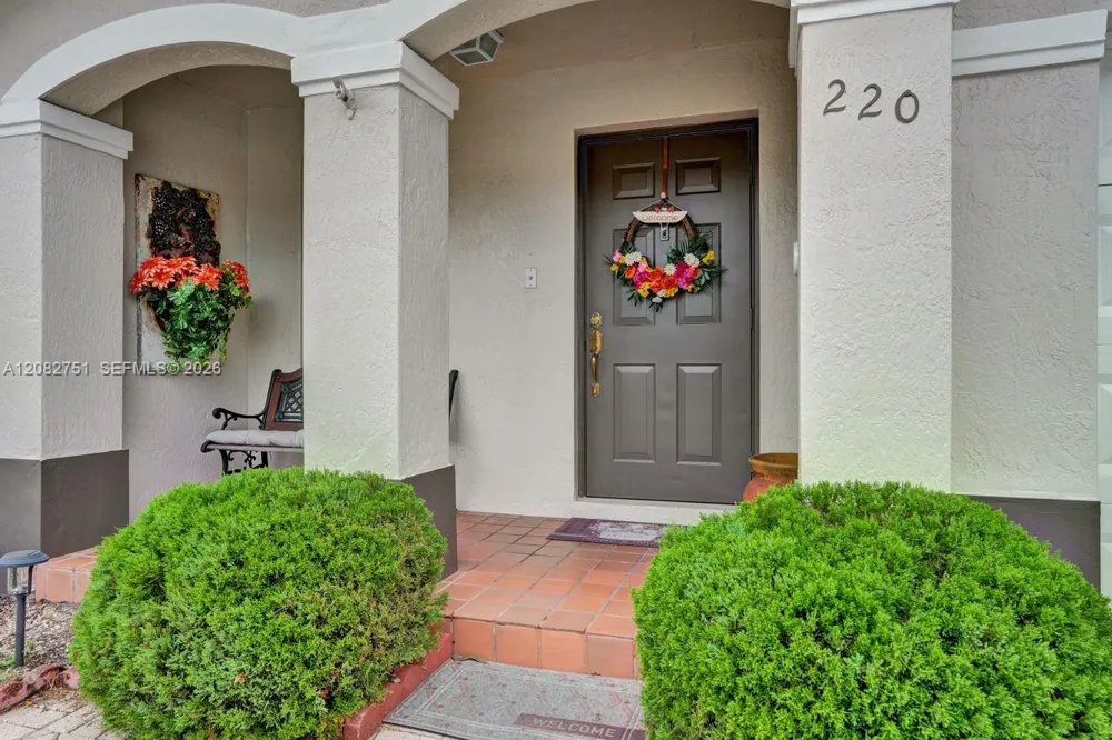 220 Riverwalk Cir Sunrise, FL 33326