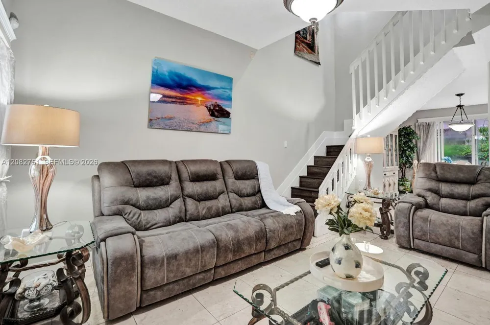 220 Riverwalk Cir Sunrise, FL 33326