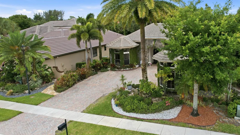 10340 Trianon Place Wellington, FL 33449