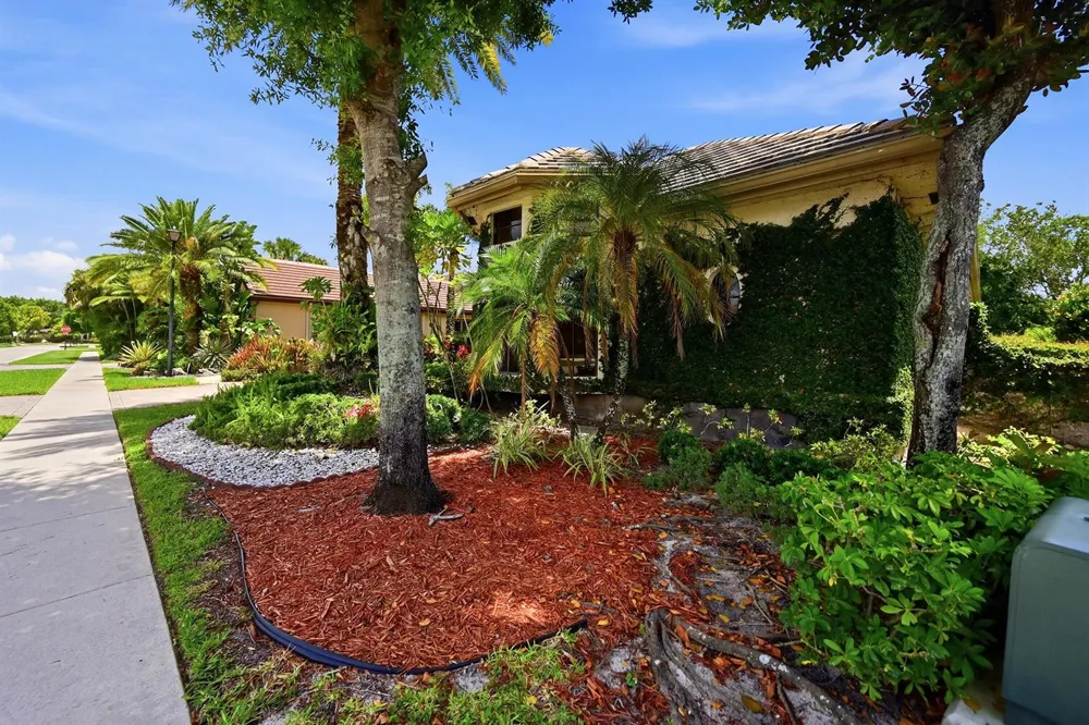 10340 Trianon Place Wellington, FL 33449