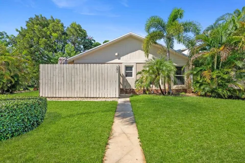 191 SE 1st Circle