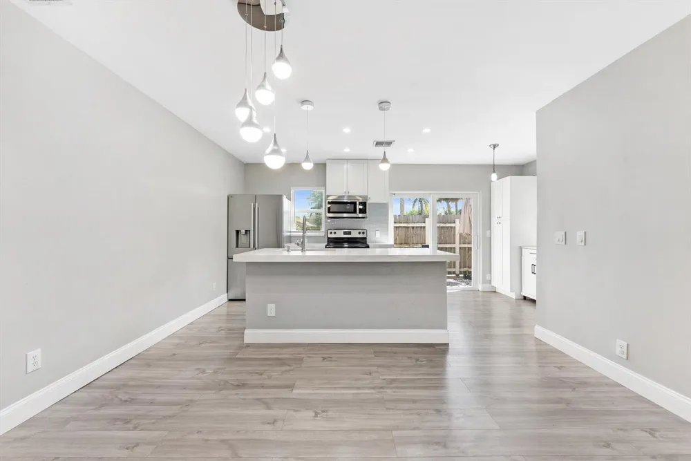 191 SE 1st Circle Boynton Beach, FL 33435
