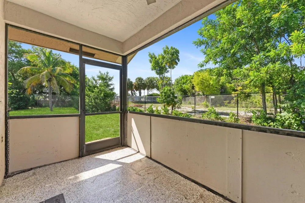 191 SE 1st Circle Boynton Beach, FL 33435