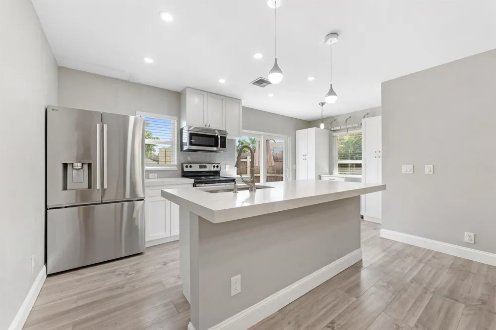 191 SE 1st Circle Boynton Beach, FL 33435