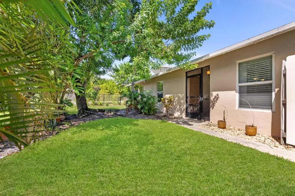 191 SE 1st Circle Boynton Beach, FL 33435