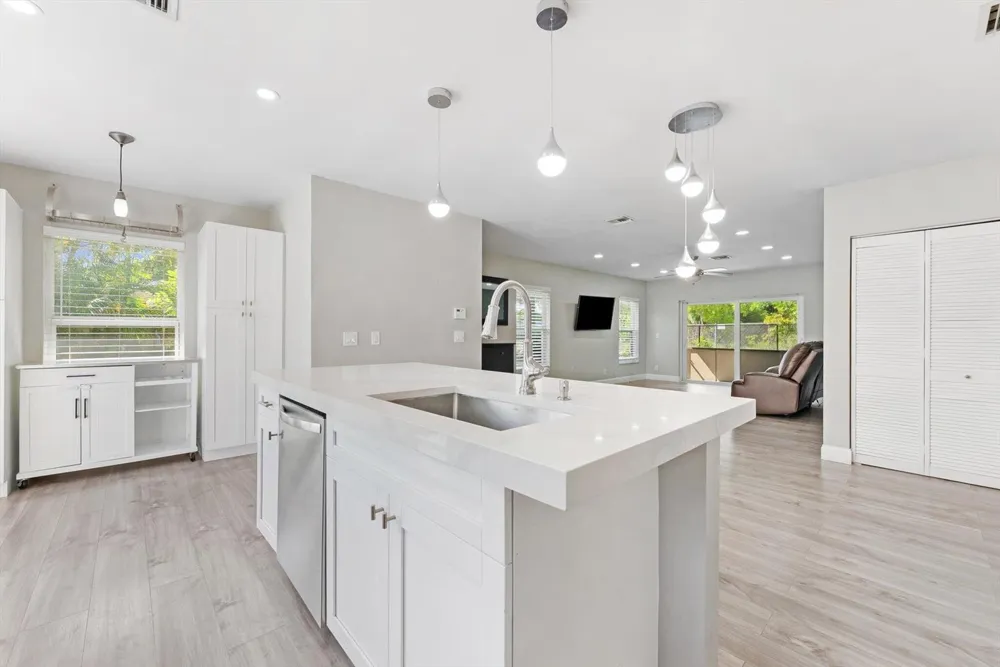 191 SE 1st Circle Boynton Beach, FL 33435