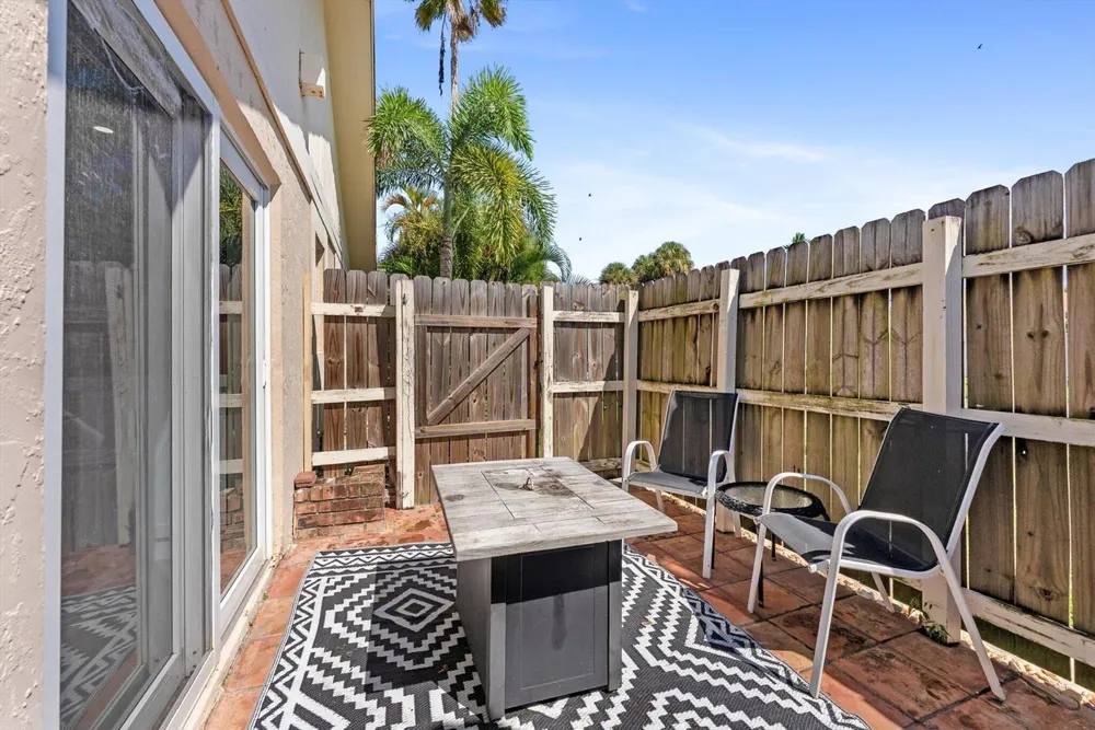 191 SE 1st Circle Boynton Beach, FL 33435