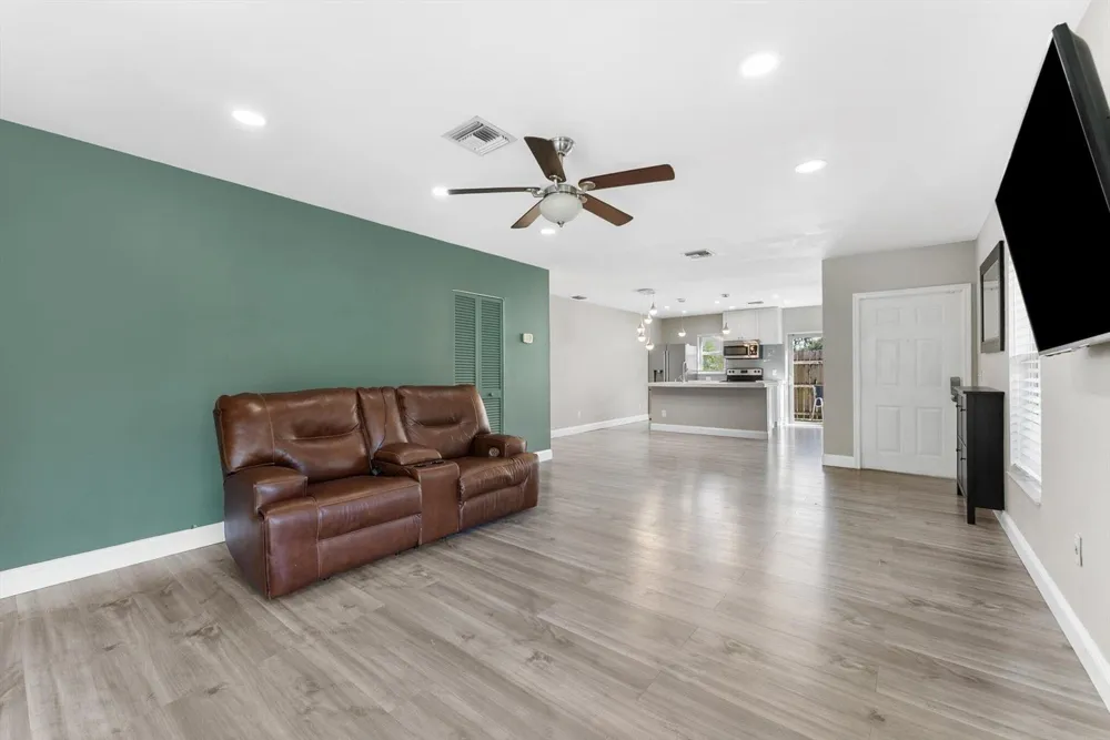 191 SE 1st Circle Boynton Beach, FL 33435