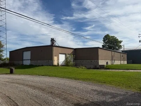 352 County Center Street