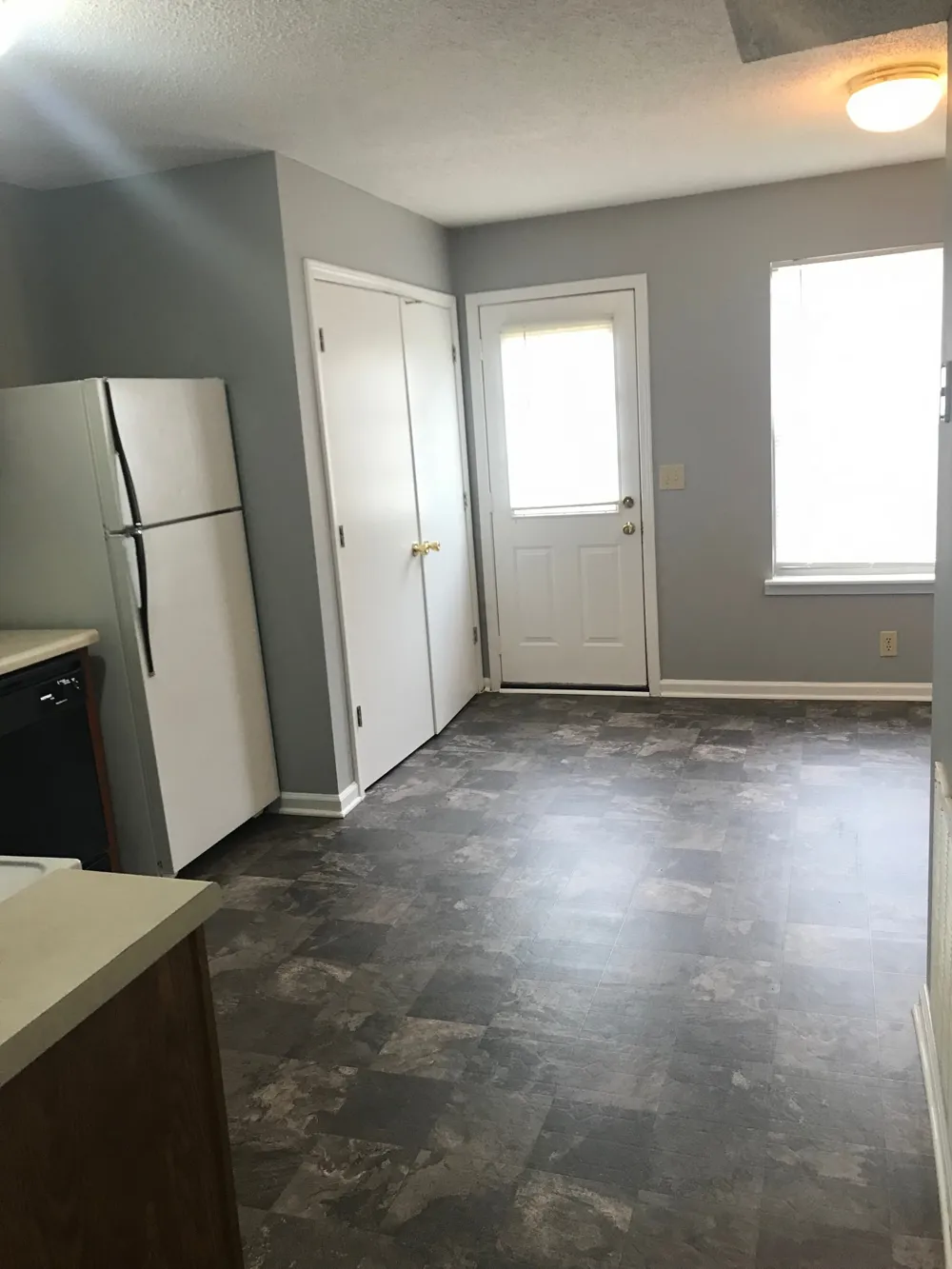 2455 W Wilson Rd #4 Clarksville, TN 37043
