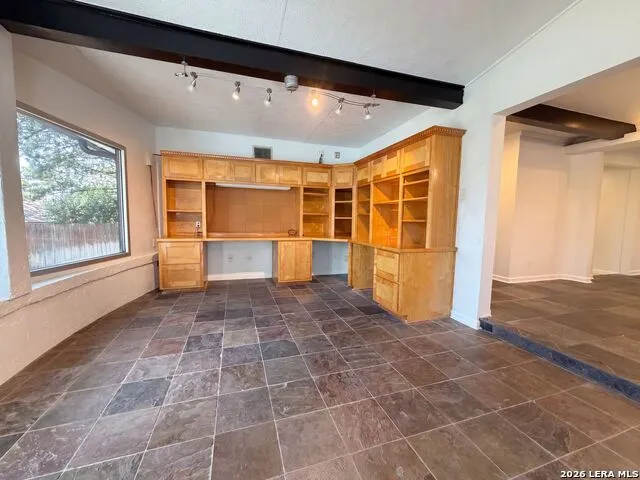 106 BRIARCLIFF DR Castle Hills, TX 78213