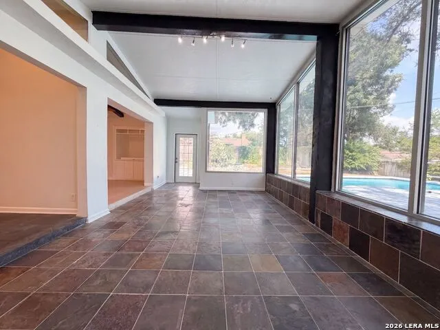 106 BRIARCLIFF DR Castle Hills, TX 78213