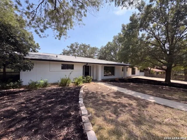 106 BRIARCLIFF DR Castle Hills, TX 78213