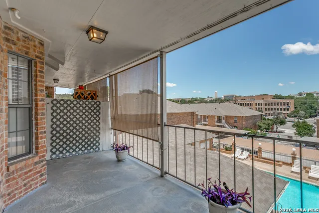 5359 FREDERICKSBURG RD #610 San Antonio, TX 78229