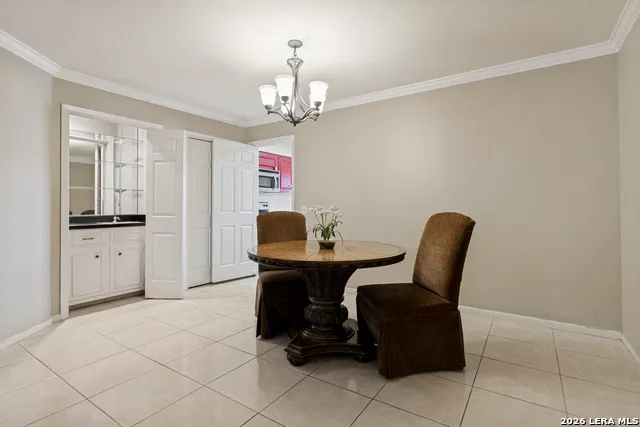 5359 FREDERICKSBURG RD #610 San Antonio, TX 78229