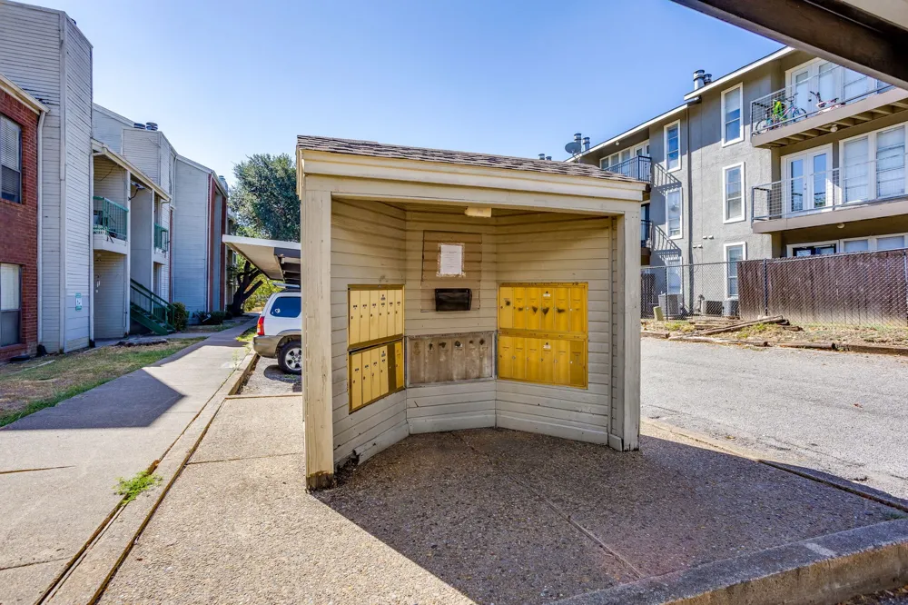 7126 Holly Hill Drive Dallas, TX 75231