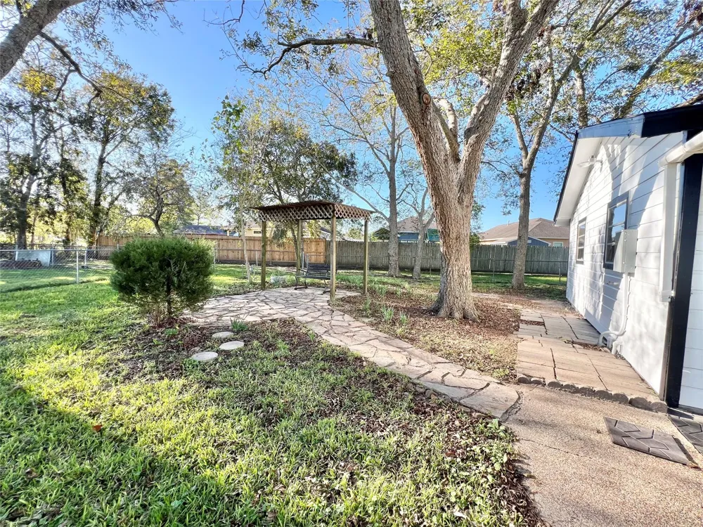 3806 Peck Street Santa Fe, TX 77517
