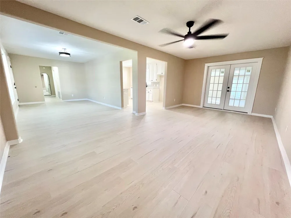 3806 Peck Street Santa Fe, TX 77517
