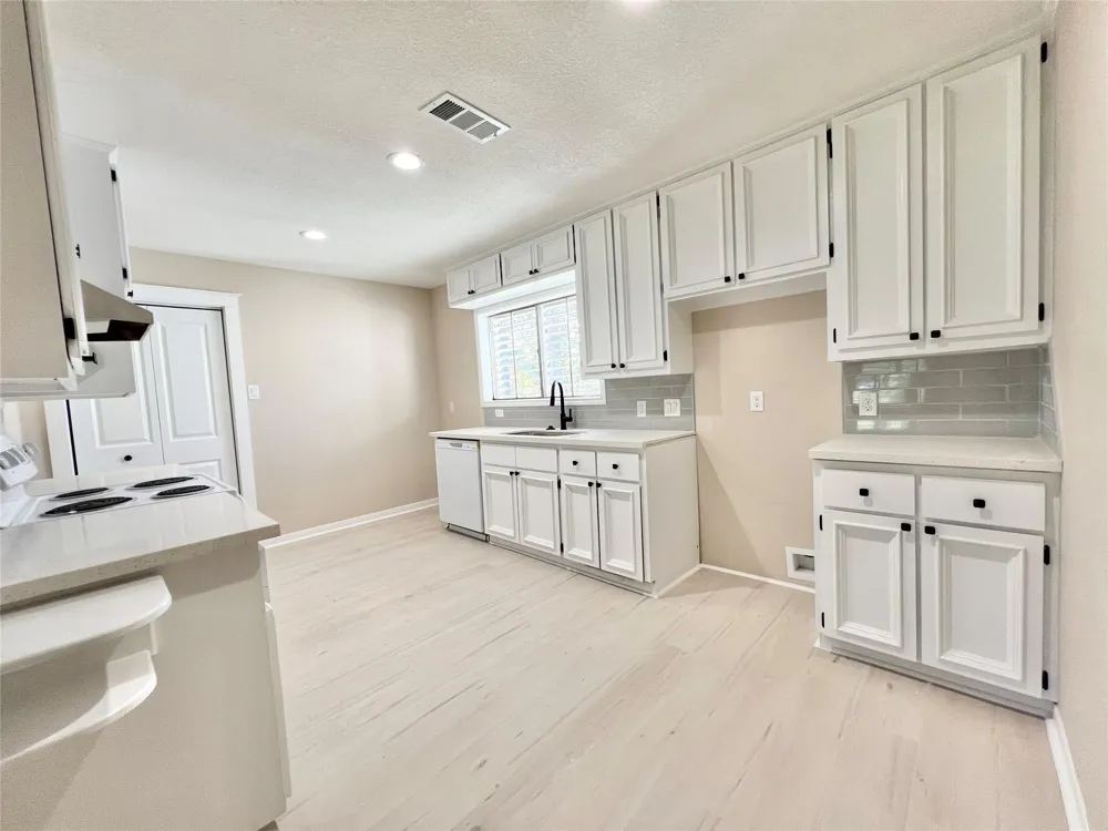 3806 Peck Street Santa Fe, TX 77517