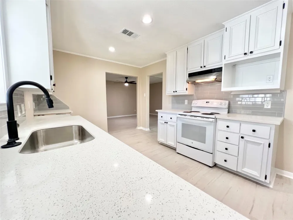 3806 Peck Street Santa Fe, TX 77517