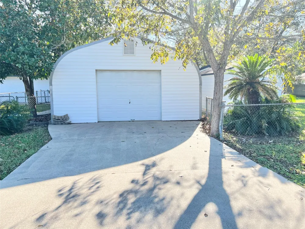 3806 Peck Street Santa Fe, TX 77517
