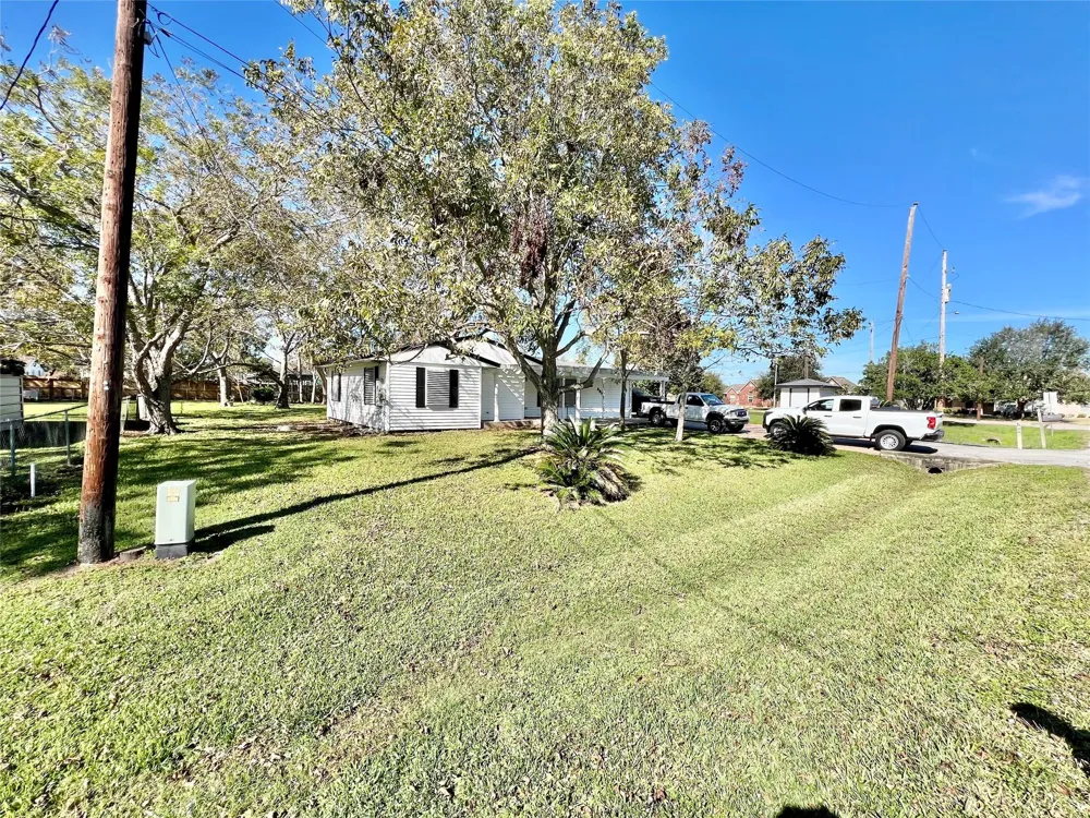 3806 Peck Street Santa Fe, TX 77517