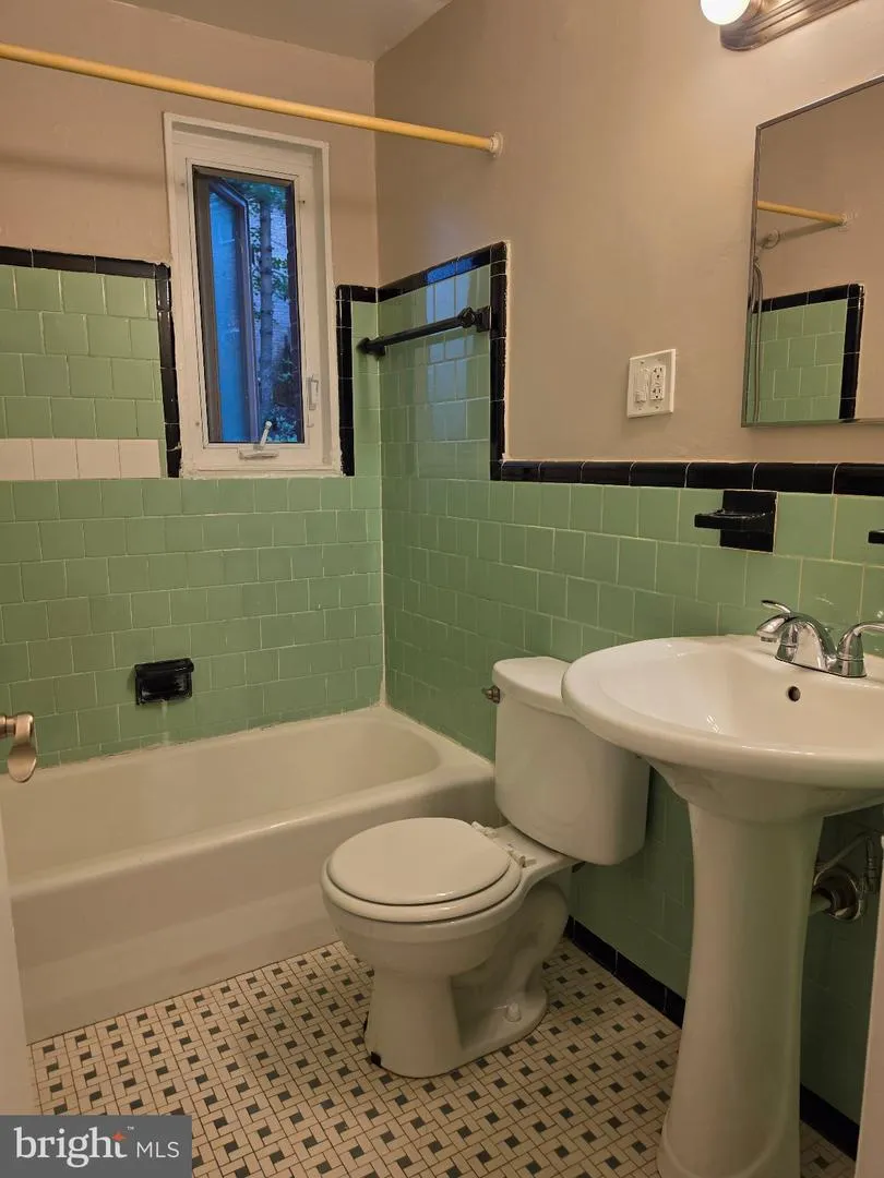 610 KENNEBEC AVENUE #104 Takoma Park, MD 20912