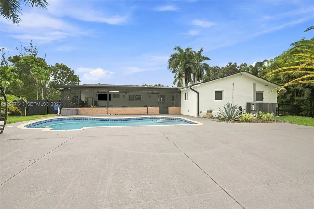 13402 SW 29th St Davie, FL 33330