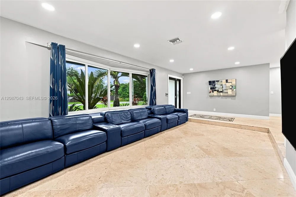 13402 SW 29th St Davie, FL 33330
