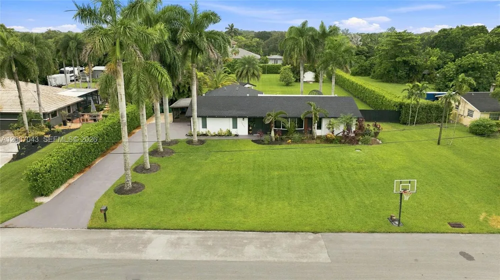 13402 SW 29th St Davie, FL 33330