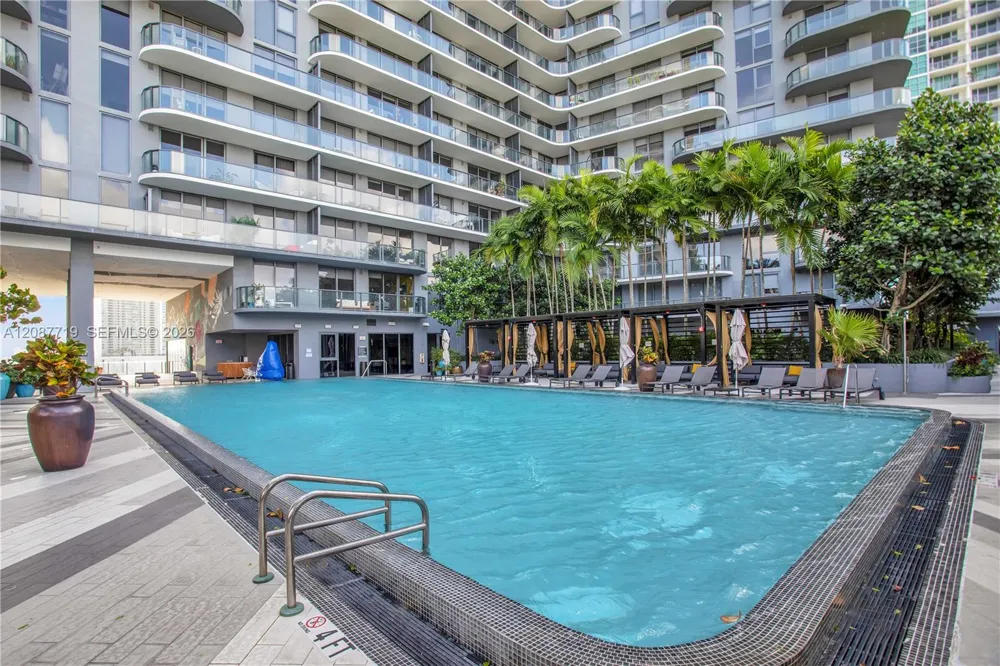 121 NE 34th St #L202 Miami, FL 33137