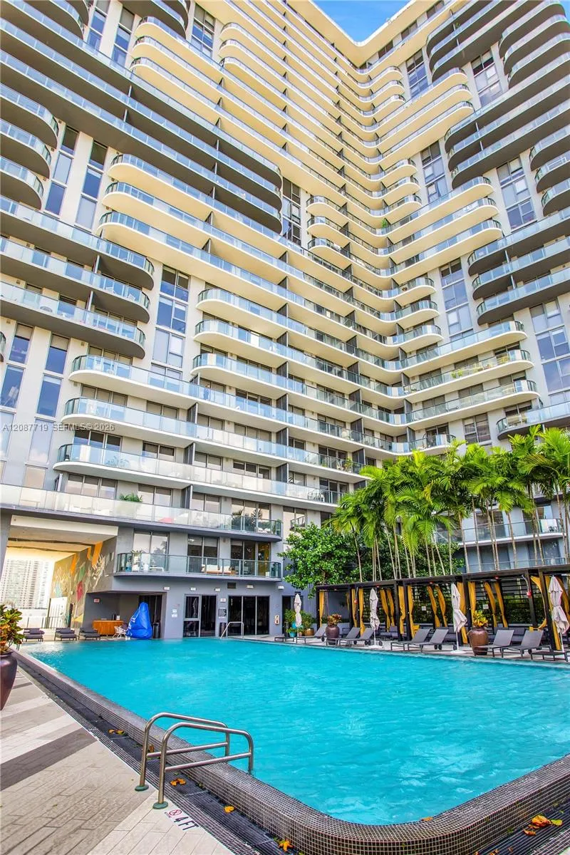 121 NE 34th St #L202 Miami, FL 33137