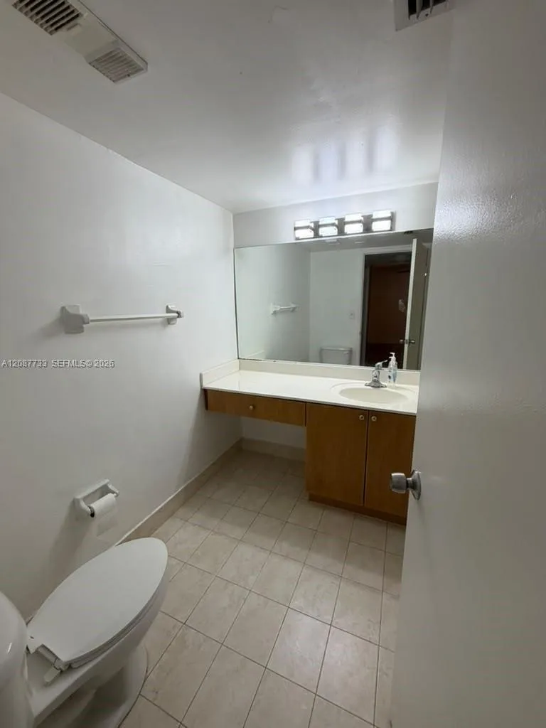 4746 NW 97th Pl #216 Doral, FL 33178